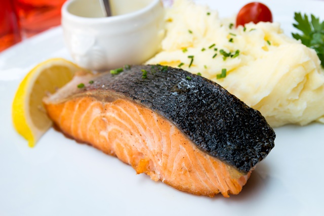 Char Grilled Salmon on Sweet Mash BBQ Recipe – Heat Beads®
